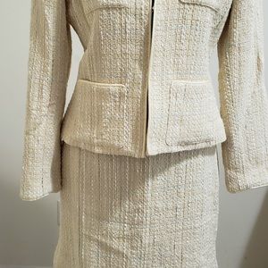 Anne Klein 2-piece skirt suit